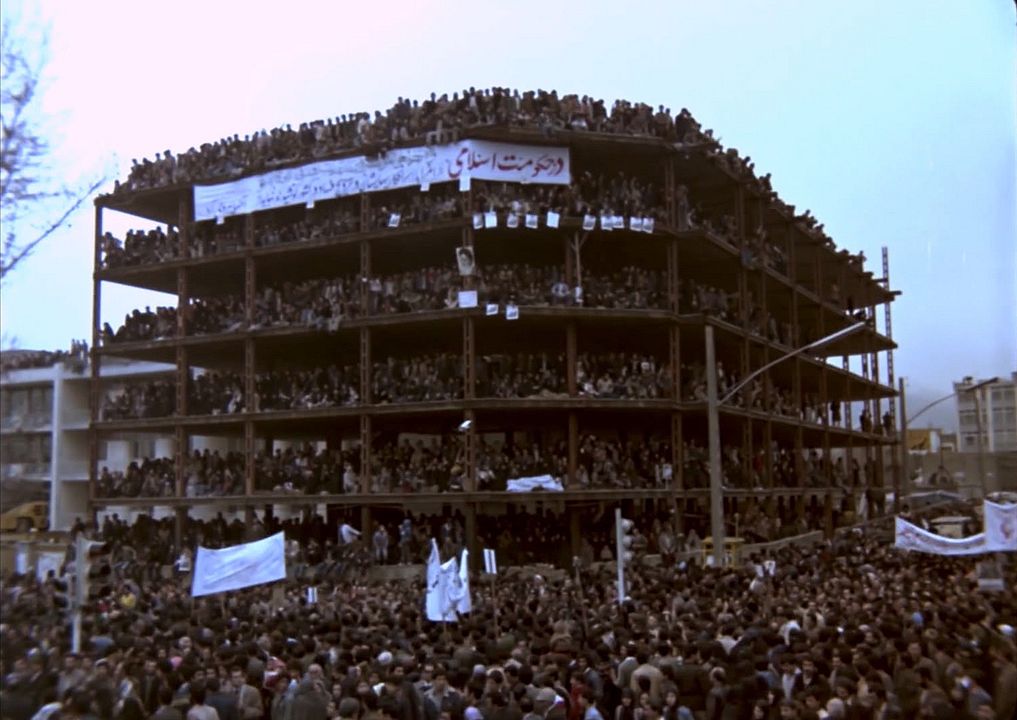 Between Revolutions : Photo