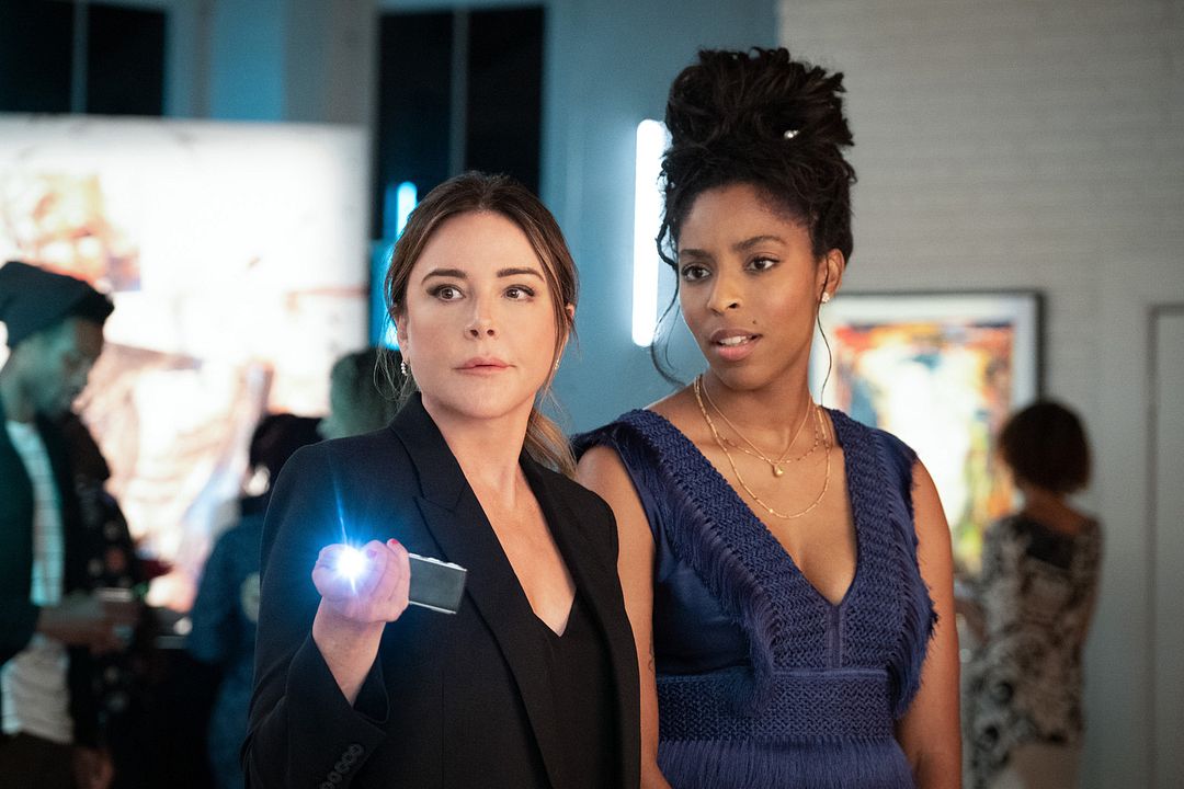 Shrinking : Photo Christa Miller-Lawrence, Jessica Williams (II)