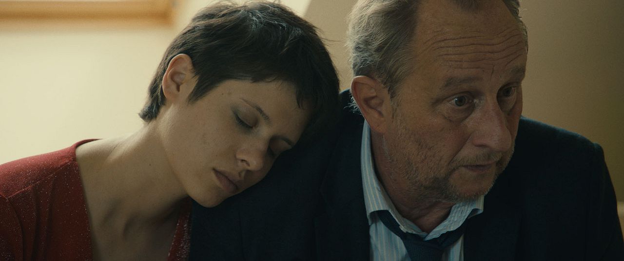 Sur la branche : Photo Benoît Poelvoorde, Daphne Patakia