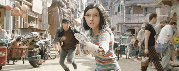 Rosa Salazar Films Et Programmes Tv Alita Battle Angel : faites connaissance avec Rosa Salazar, héroïne du
