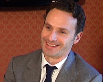 Ben Stiller s'acoquine avec HBO  ;  Le retour des "Army Wives" en mars sur Lifetime  ;  "The Big Bang Theory" passe la barre des 100 épisodes  ;  Summer Glau, Victor Garber, James Purefoy et George Stults s'invitent en séries  ;  Thierry Neuvic nous explique les raisons de son départ de "Mafiosa"  ;  On répond à vos questions : "Fairly Legal", "Falling Skies"  ;  La BA de l'épisode 'Film Noir' de "Castle  ;  Andrew Lincoln, le héros de "The Walking Dead" au micro  ;  Rachel Bilson enfile sa blouse et sa cagoule