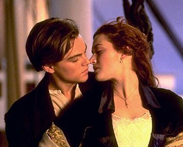 Aujourd'hui, pleins feux sur "Titanic". Les icebergs rôdent... les gaffes aussi !Des anachronismes à la pelle; Un joli reflet de caméra; Des cascadeurs sur skateboards; ...;