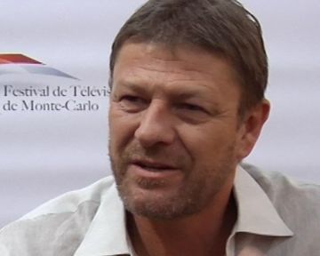 INTERVIEW REALISEE LORS DU 51ème FESTIVAL DE MONTE-CARLOSean Bean évoque son personnage de Ned Stark à travers les grandes valeurs/thématiques qui l'animent: l'honneur, la loyauté, la parenté...