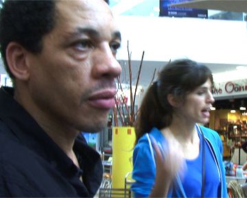 Sur le tournage de "Polisse": les coulisses de la scène du centre commercial. 