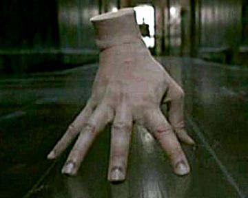 Bah... J'avais une main avant, là ? Le Top 5 des mains coupées mais vivantes.