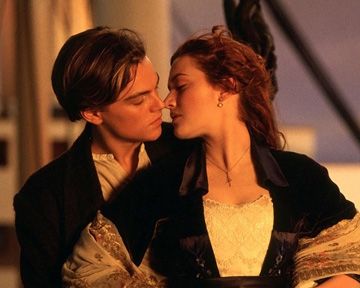 Il y avait que nous deux sur la plage, le soleil était en train de se coucher et là je lui ai dit. Dit quoi ? Ben tu sais...  Top 5 des déclarations d'amour.