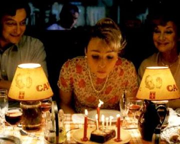 Mémé, tu me passes le sel ? Ta gueule ! Top 5 des repas en famille qui tournent mal.