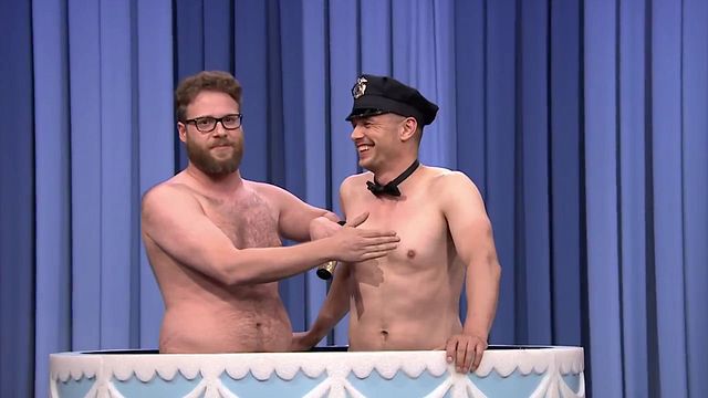 Quand le présentateur Jimmy Fallon fête ses 40 ans sur le plateau de son talk show, c'est avec un énorme gâteau dans lequel se cachent... Seth Rogen et James Franco.