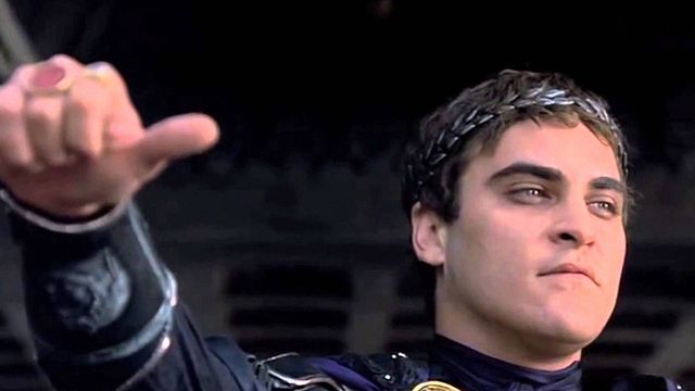 "Alors je t'explique : les esclaves doivent traverser l'arène sans se faire bouffer par les lions ou les crocodiles. Et s'ils arrivent à atteindre l'autre bout ? Eh ben ils recommencent !"