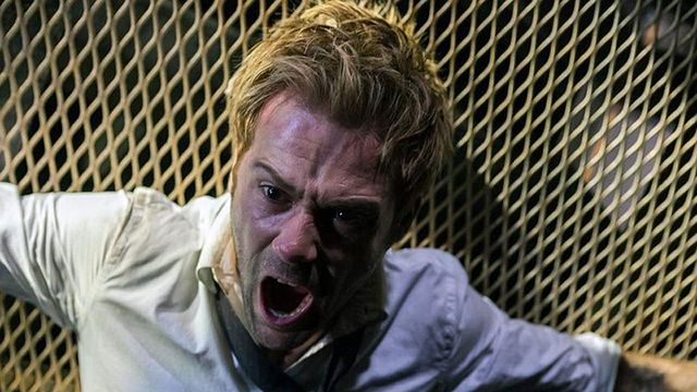 Constantine en route vers l'annulation, des dinos dans le 2e teaser de Jurassic World, Sylvester Stallone aurait voulu un Expendables 3 plus violent, la nouvelle bande-annonce du jeu Arkham Knight...