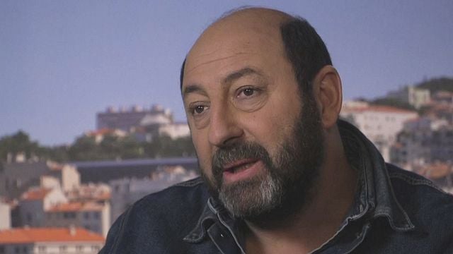 Kad Merad revient sur la réaction pas très positive du Président François Hollande à la série "Baron Noir", puis évoque une éventuelle saison 2.