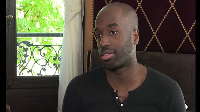 Rencontre avec Steve Achiepo, le comédien prêtant ses traits à Youssouf Fofana, dans Tout, tout de suite de Richard Berry.