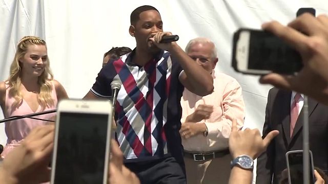 Pour l'avant-première de "Suicide Squad" à Miami, Will Smith a fait mieux que présenter le film : il a offert aux personnes présentes sur place un mini-concert, en reprenant sa chanson... "Miami".