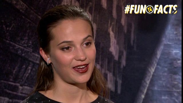 Ses retrouvailles avec Dominic Cooper, ses 10 kilos de muscles, ses parties de jeu vidéo entre les prises : les Fun Facts de Tomb Raider par Alicia Vikander.