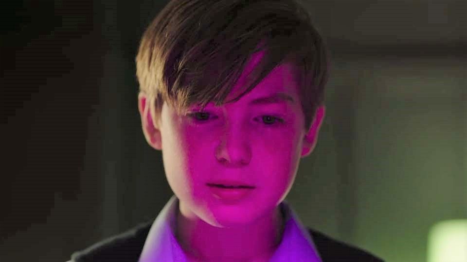 Films Et Séries Tv Avec Kit Connor Extrait du film Little Joe - Little Joe EXTRAIT VO "Une plante rouge