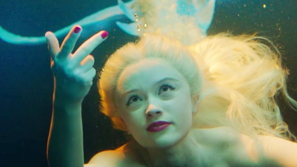 Vidéo de Une Sirène à Paris - La Fête de la VOD 2020 - AlloCiné